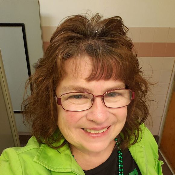 Meet your Posher, Karen - Picture 1 of 1